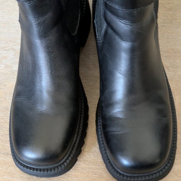 Steve Madden Leather Ankle Boots — Black, Size 7.5M, Detachable Strap - Picture 8 of 8